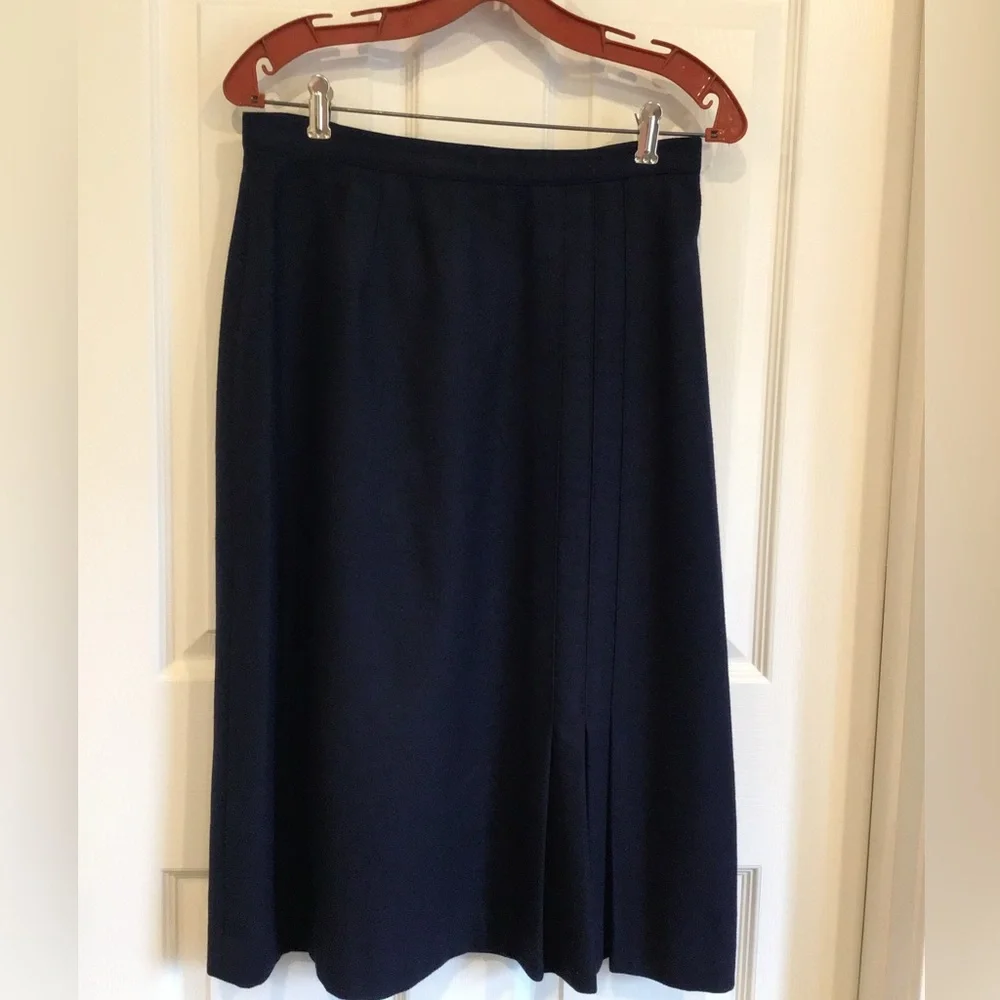 Vintage Navy Blue Womens 2 piece Suit, size 10 - Picture 7 of 11